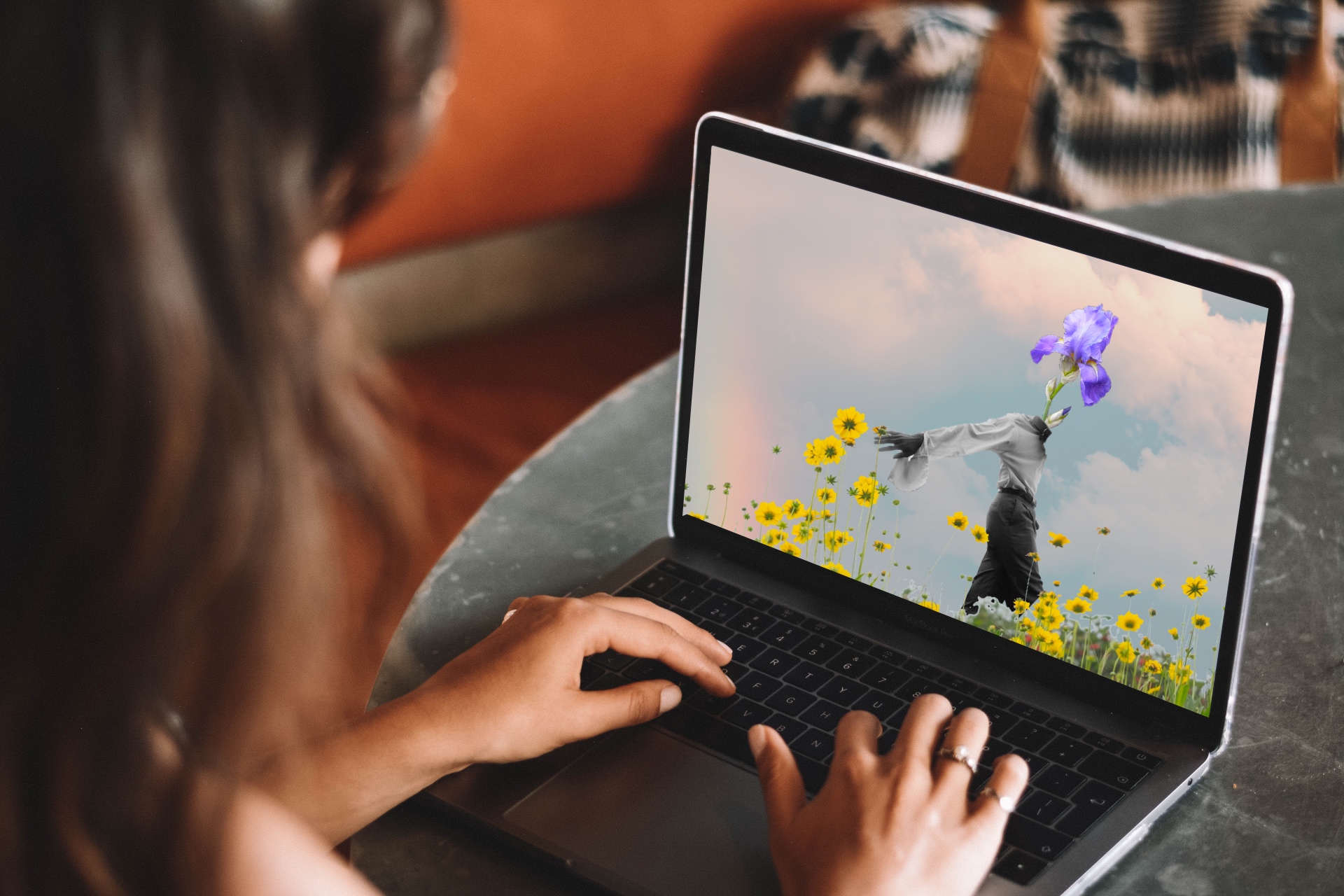 Die ahnungslose Blüte © ca:artix Fotoquelle: Unsplash